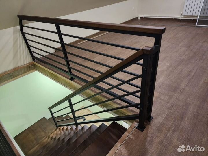 Лестница на металлокаркасе