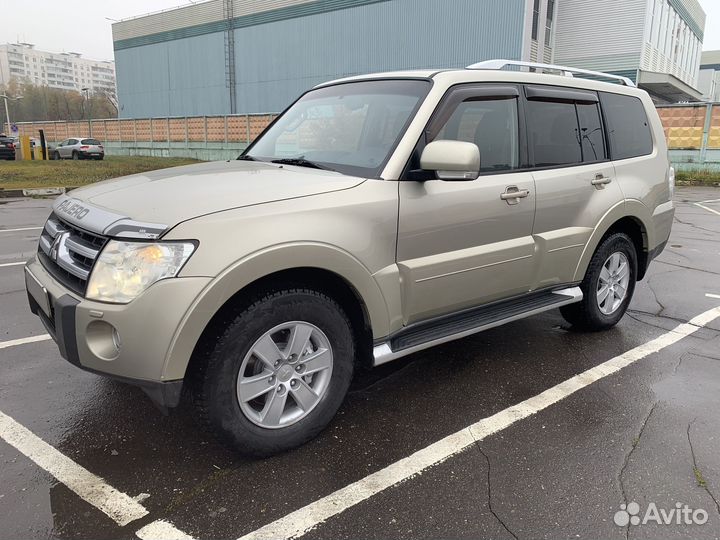 Mitsubishi Pajero 3.2 AT, 2008, 291 000 км