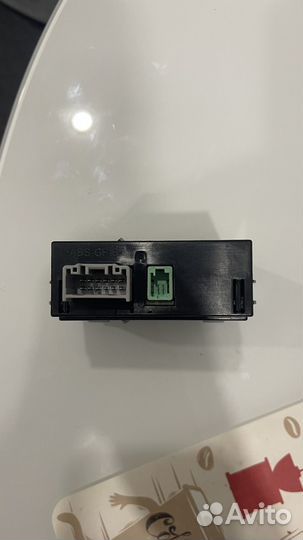 Разъем USB AUX Mazda D09H-669U0