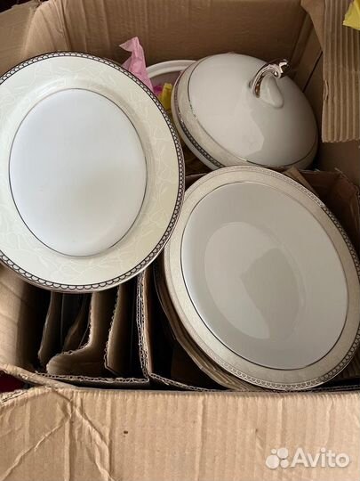 Столовый сервиз новый