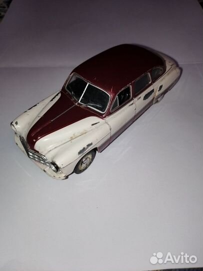 Модель автомобиля деагостини зим