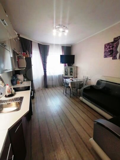 2-к. квартира, 52 м², 4/9 эт.
