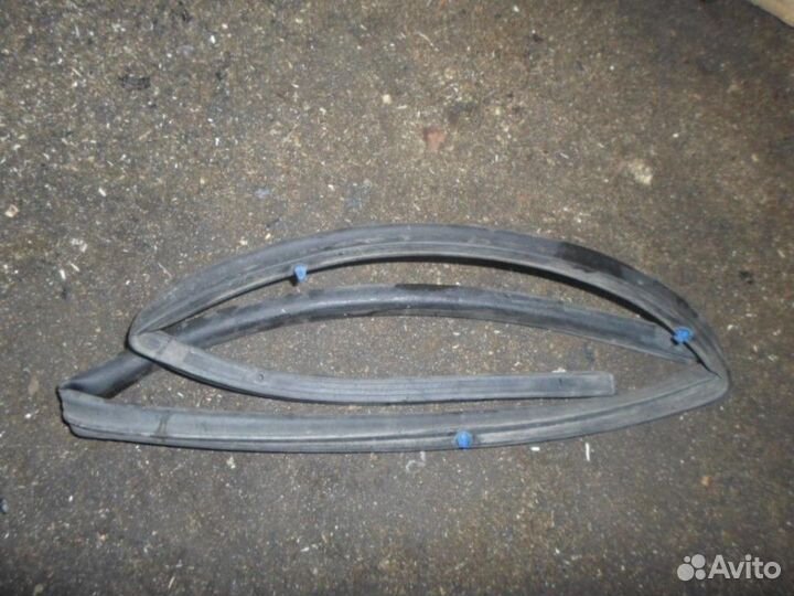 Резинка уплотнительная на жабо Geely Emgrand (EC7