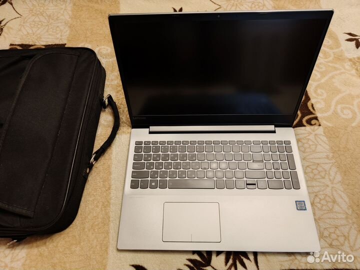 Ноутбук Lenovo IPS, i5 8560u, 8g, ssd m.2