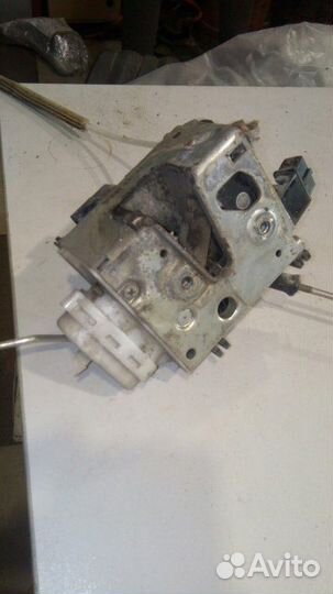 Замок двери передней левой для Audi 100 C4 1991