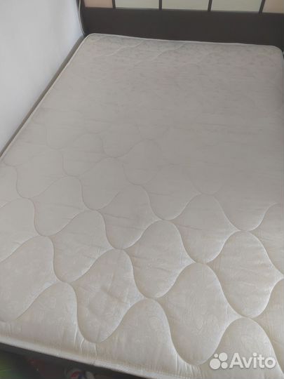 Матрас 140х200 пружинный