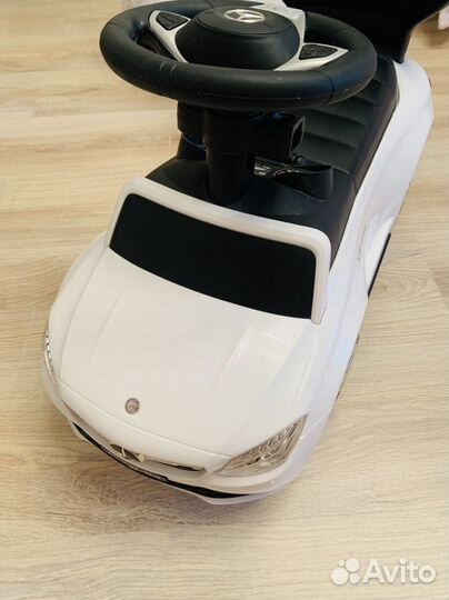 Детская машинка каталка с ручкой mercedes