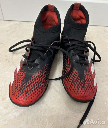 Детские футбольные бутсы сороконожки