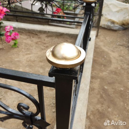 Покраска оград и уборка могил Москва и мо