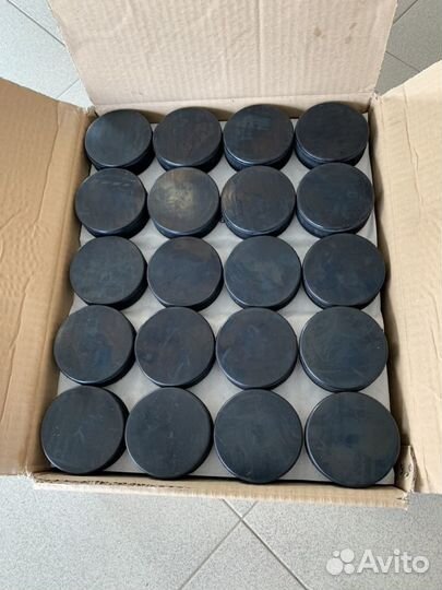 Хоккейные шайбы кхл коробка 100 штук