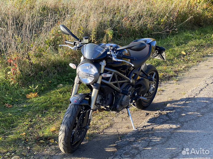 Ducati Monster 1100 EVO