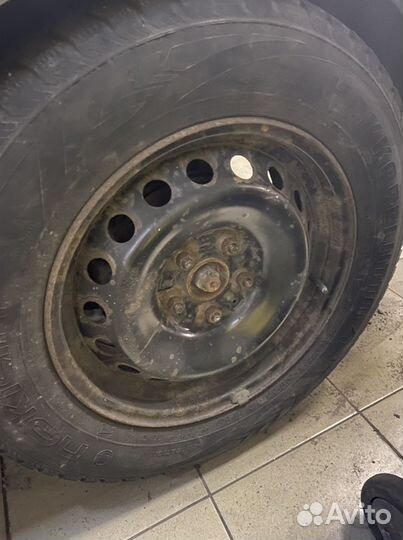 Комплект колес Nokian HK4 r16 215 65 бу