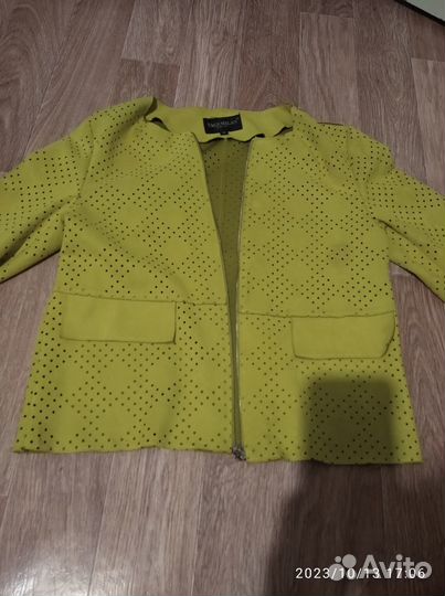 Ветровка женская