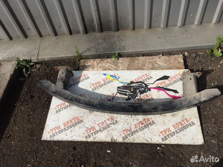 Фольксваген Пассат Брус переднего бампера