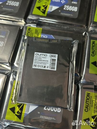 SSD 2.5 SATA 256Gb qumo Novation 3D