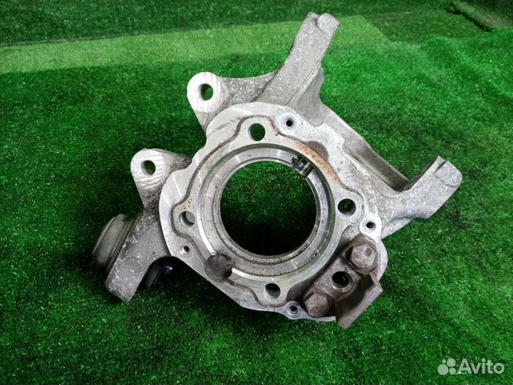 Цапфа задняя правая Bmw X5 E70 N52B30AF (3.0)