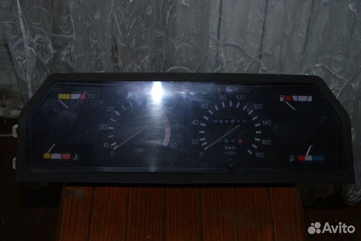 Приборная панель Москвич