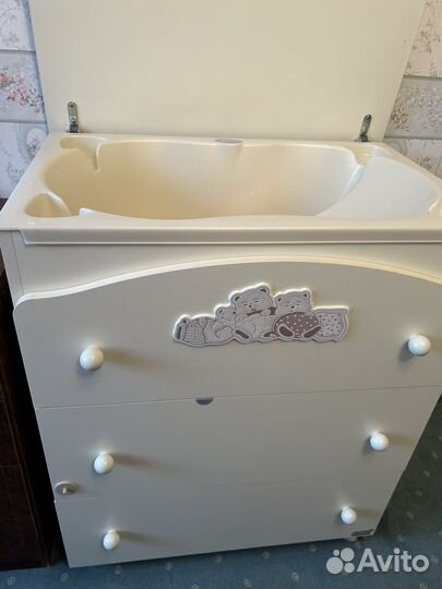 Детская кроватка с комодом итал.фирмы Erbesi