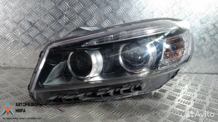 Фара левая Kia Sorento 3 2016 92102-C5100