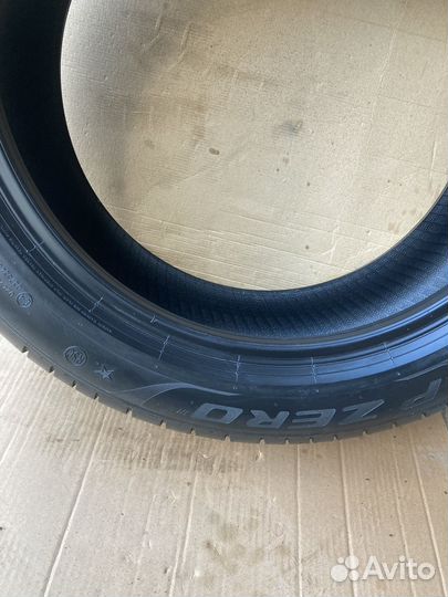 Pirelli P Zero PZ4 245/45 R18 и 275/40 R18 103Y