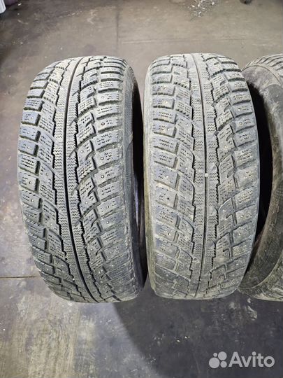 Kumho I'Zen RV Stud KC16 235/70 R16