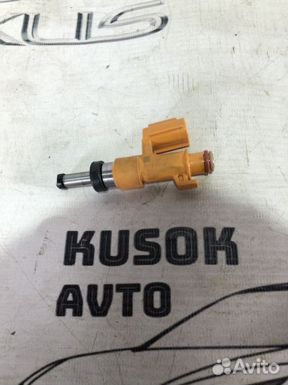 Форсунка топливная Lexus Rx4