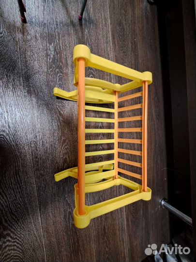 Кровати и переноска для кукол