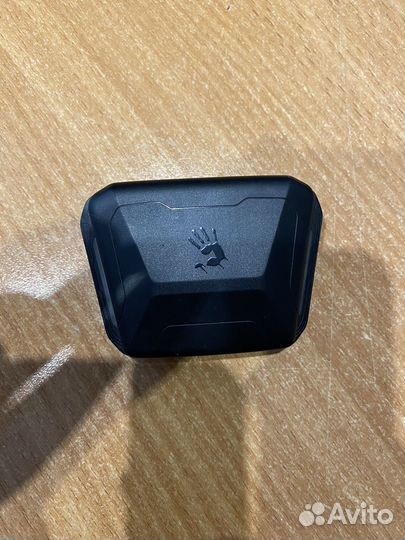 Беспроводные наушники bloody m70