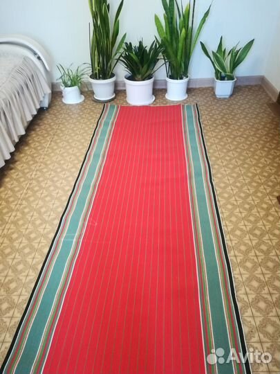 Новая ковровая дорожка - кремлёвка без ворса