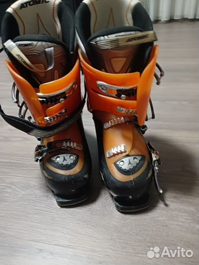 Горнолыжные ботинки atomic