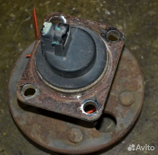 Ступица задняя Cadillac DeVille DHS