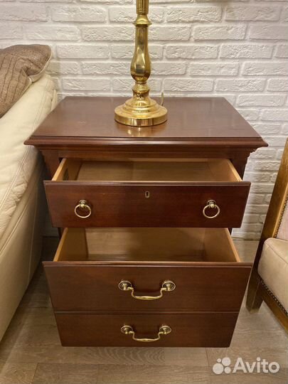 Тумбочка прикроватная бу
