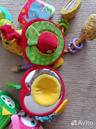 Развивающие игрушки для малышей пакетом