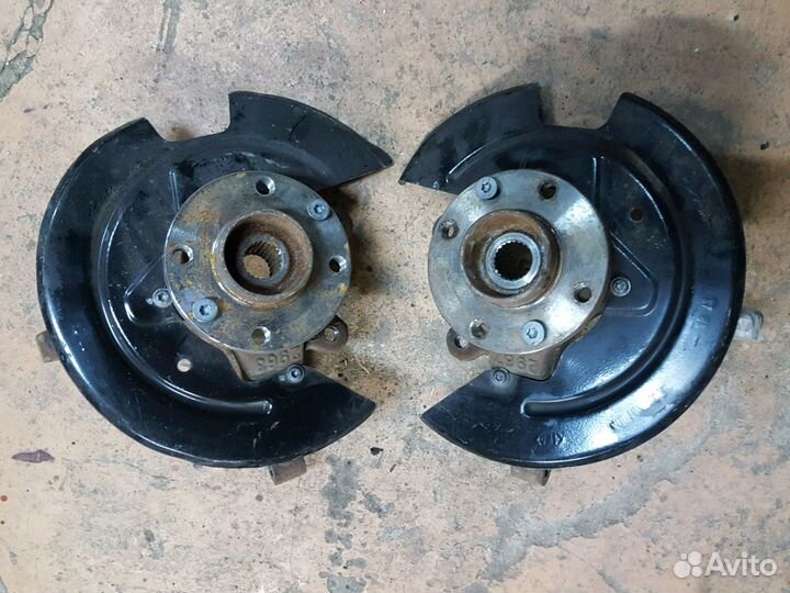 Поворотный кулак на Лада Ларгус