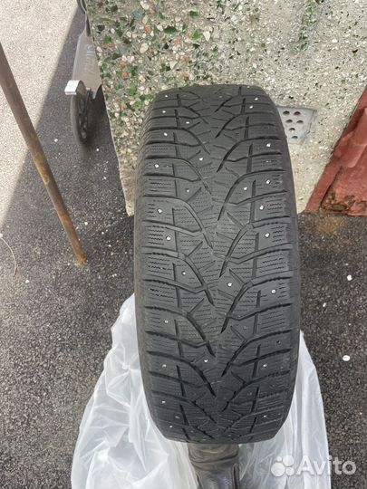 Bridgestone Blizzak Spike-02 225/55 R19 99T