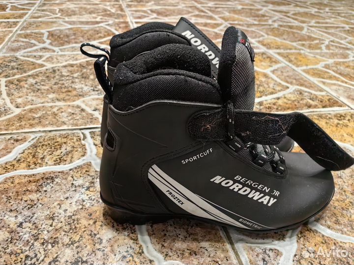 Лыжные ботинки