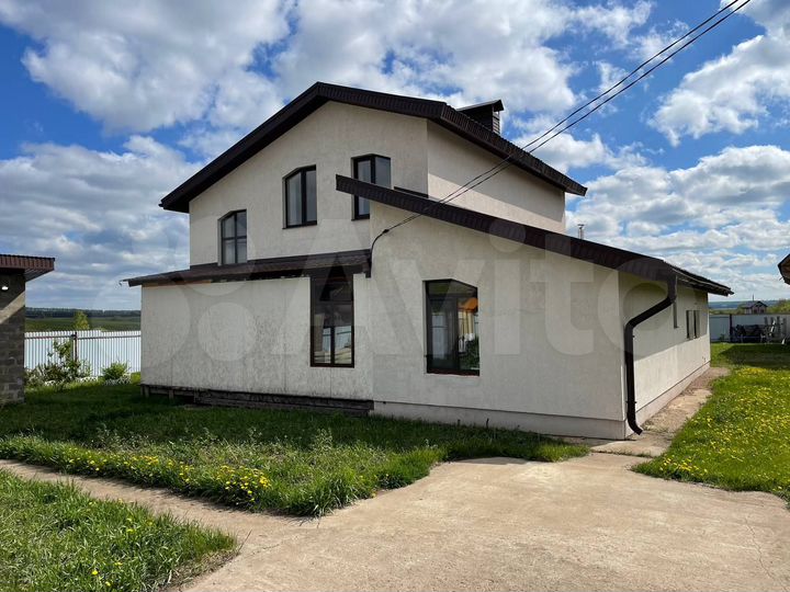 Дом 200 м² на участке 12 сот.