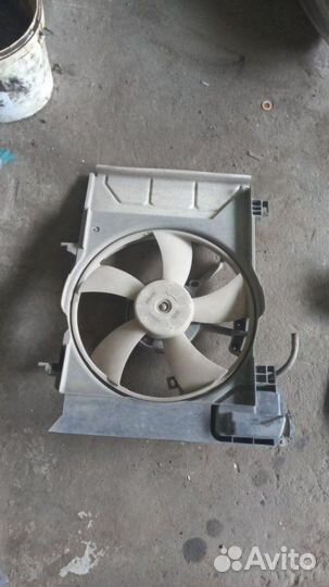 Диффузор радиатора Toyota Vitz NSP130