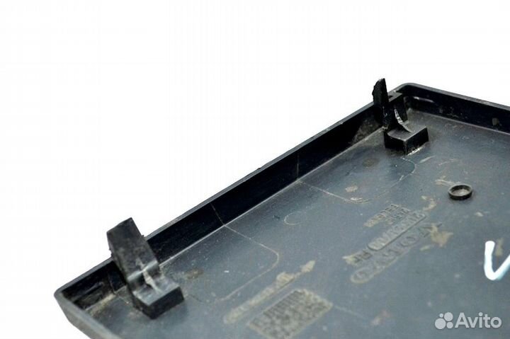 Пластиковая заглушка решетки радиатора, верхняя правая volvo FH (01.05)