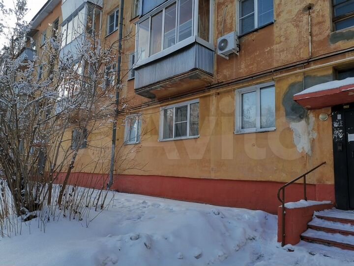 2-к. квартира, 42 м², 1/4 эт.