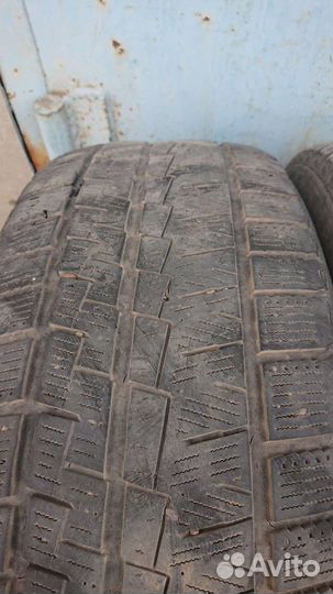 Kapsen SnowShoes AW33 215/55 R17 94H