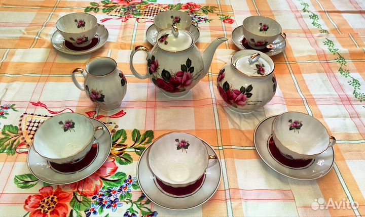 Новый чайный сервиз,Дулевский фарфор,Белый лебедь