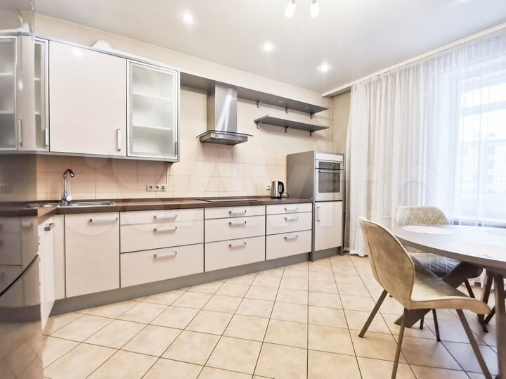 3-к. квартира, 100 м², 5/6 эт.