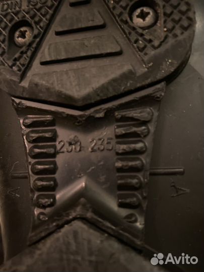 Сноубордические ботинки 36