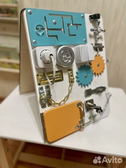 Бизиборд двухсторонний со светом