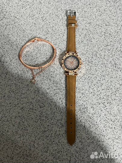 Часы женские с браслетом
