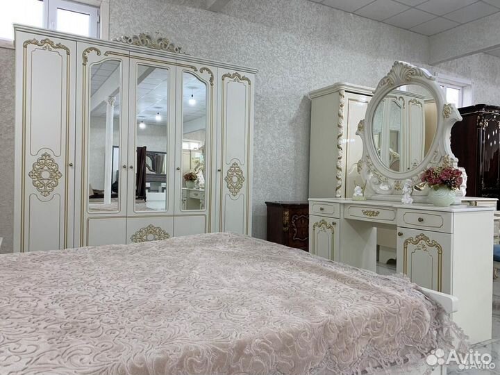 Спальный гарнитур 