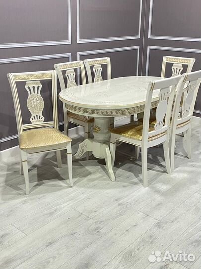 Стол и стулья 