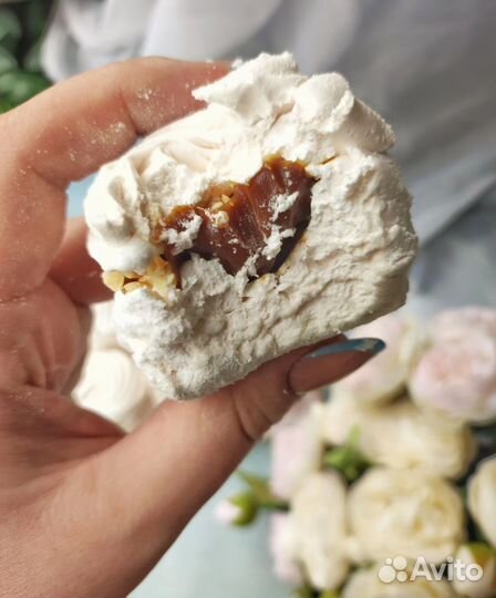 Зефир ручной работы с солёной карамелью