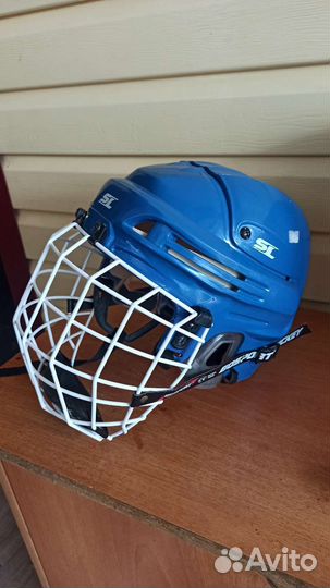Хоккейный шлем на взрослого